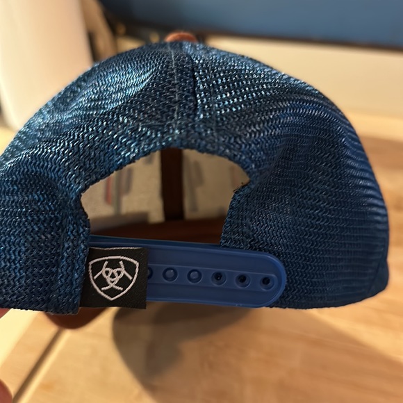 Ariat ball cap - Picture 3 of 4